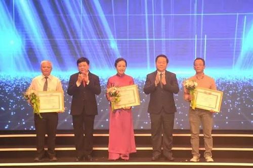 Trao thưởng 25 tác phẩm lý luận, phê bình văn học