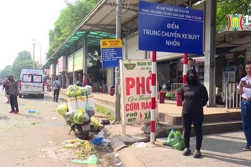 Nhếch nhác điểm trung chuyển xe buýt Nhổn