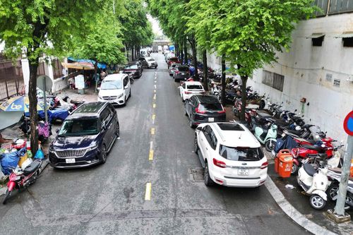 Hiện trạng tuyến đường thường bị lấn chiếm vỉa hè, sắp thành phố đi bộ ở TP.HCM