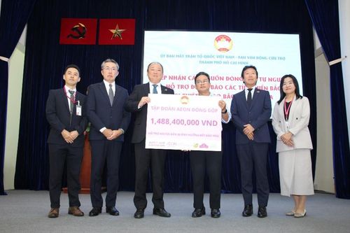 Tập đoàn AEON hỗ trợ người dân bị ảnh hưởng bão, lũ với trị giá gần 2,5 tỷ đồng