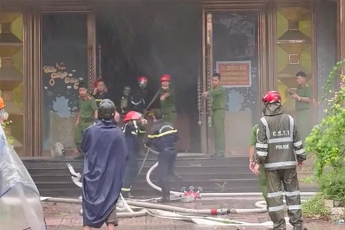 Cháy quán karaoke đang ngừng hoạt động tại Nghệ An