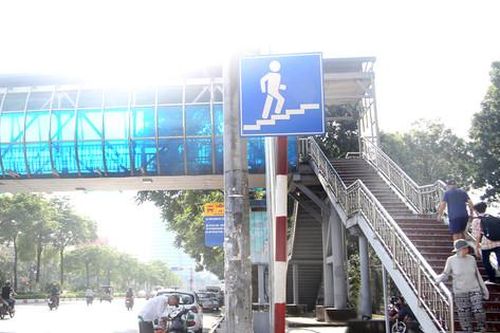 Hà Nội đầu tư thêm 29 cầu bộ hành: Kiến tạo không gian đi bộ an toàn