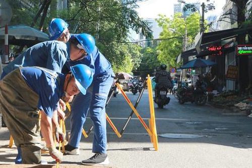 Ngầm hóa cáp viễn thông để an toàn trước thiên tai: 'Bài toán' đẩy nhanh tiến độ