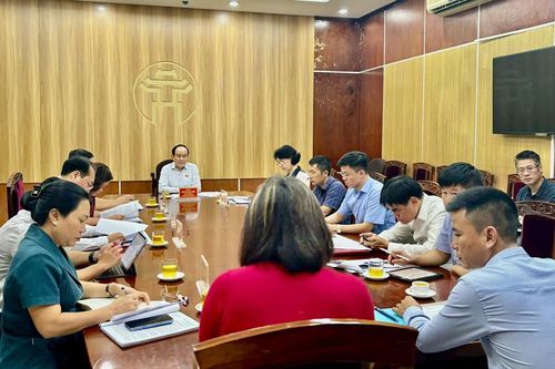 Chủ tịch HĐND thành phố Hà Nội Nguyễn Ngọc Tuấn tiếp công dân theo vụ việc