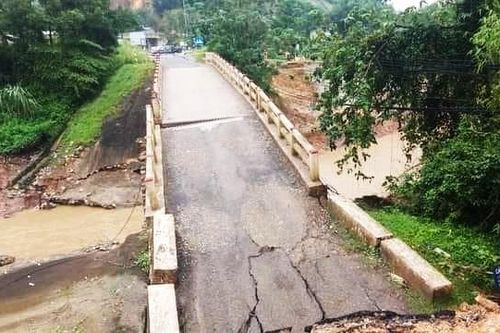 Sập cầu tại Kỳ Sơn, Hòa Bình vào sáng sớm