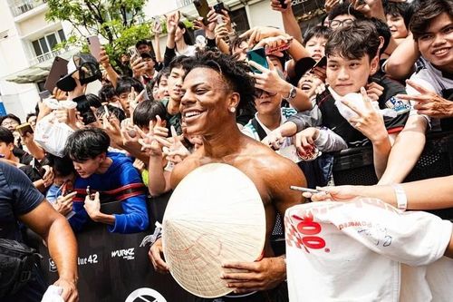 8.000 người Singapore đang chờ IShowSpeed