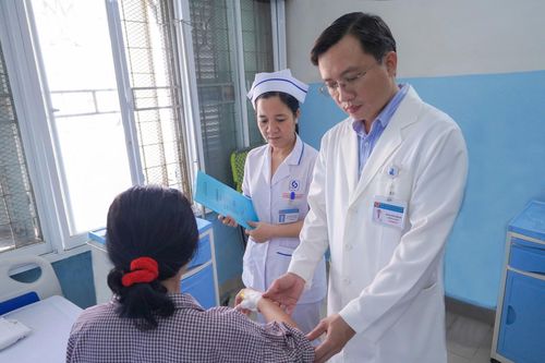 Hành động vô tình khiến người phụ nữ nhiễm khuẩn 'ăn thịt người'