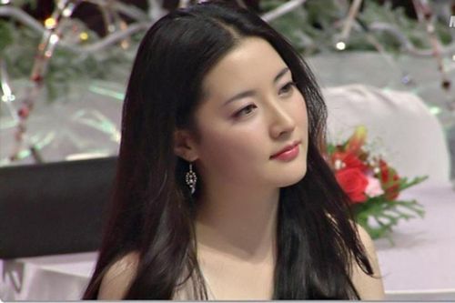 Bí quyết giữ mãi tuổi xuân của 'nữ hoàng quảng cáo' Hàn Quốc