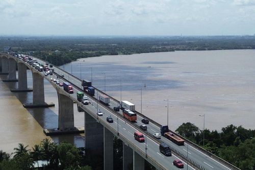 Dỡ phong tỏa cầu Long Thành