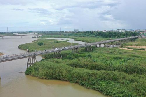 Sẽ cấm phương tiện qua cầu Trà Khúc 1 khi lũ báo động 2 trở lên
