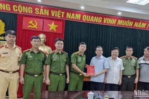 Thưởng nóng Công an huyện Hưng Hà, tỉnh Thái Bình phá chuyên án trộm cắp đồ thờ cúng