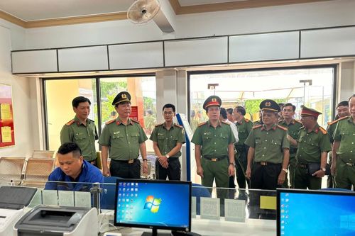 Công an tỉnh Quảng Ngãi ra mắt mô hình Bộ phận một cửa kiểu mẫu, thân thiện, hiện đại, phục vụ nhân dân