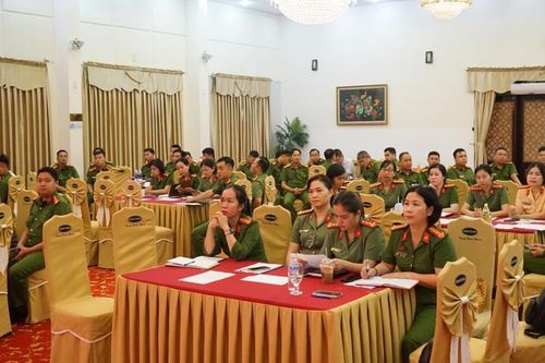 Nâng cao năng lực cho Công an các cấp về hỗ trợ, bảo vệ phụ nữ và trẻ em bị bạo lực