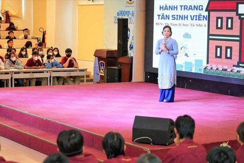 Tân sinh viên: Chủ động việc học, tránh xa cạm bẫy
