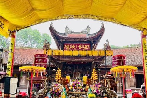 Đặc sắc Lễ hội đền Trần Thương