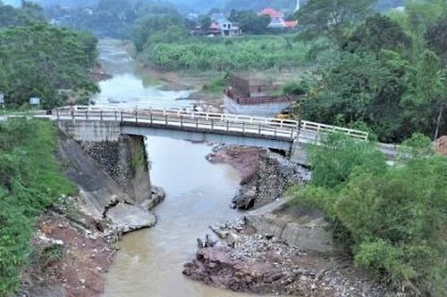 Nguyên nhân sụt cầu dân sinh ở Hòa Bình