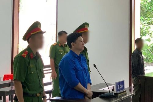 Vĩnh Long: Đâm 'con nợ', lãnh 9 năm tù