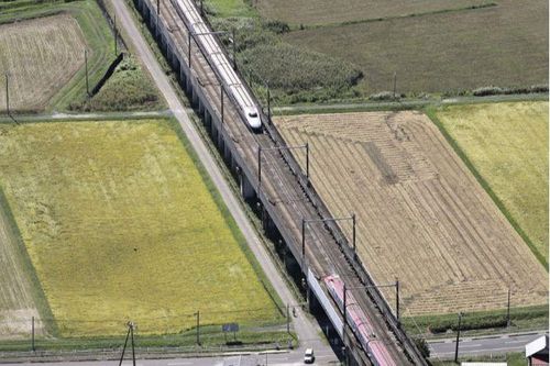 Tàu Shinkansen dừng khẩn cấp sau khi hai toa tàu bị tách rời