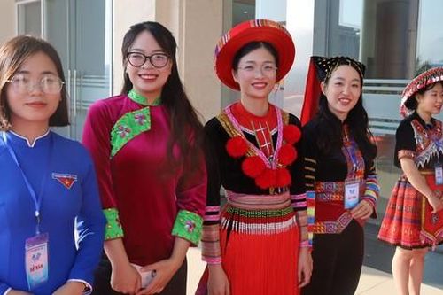 Sắc dân tộc bừng sáng ngày hội thanh niên Cao Bằng