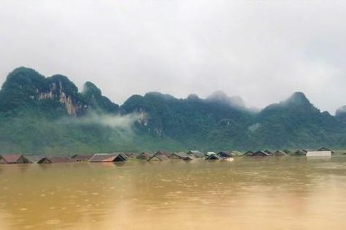 'Làng du lịch tốt nhất thế giới' ở Quảng Bình chìm trong biển nước