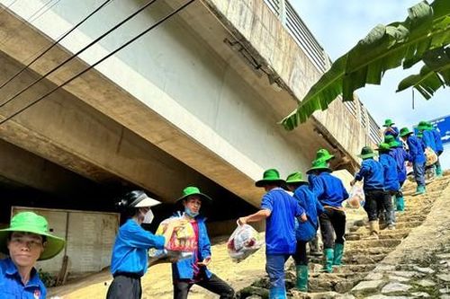 Thanh niên Yên Bái đồng hành khắc phục hậu quả sau lũ