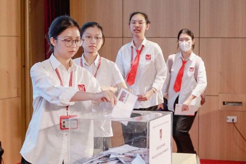 Trường ĐH hủy lễ khai giảng, dành kinh phí ủng hộ đồng bào vùng lũ