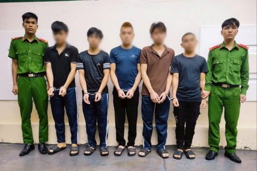Bắt 8 đối tượng chuyên mua bán, sử dụng ma túy tại các bãi vàng