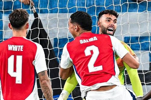 David Raya tiết lộ pha cản phá penalty cực đỉnh cứu Arsenal