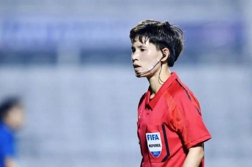 Trọng tài nữ Việt Nam đầu tiên điều hành tại Vòng loại AFC U20 Asian Cup 2025; Đòi lót tay khủng, 'Messi Việt Nam' bị đội bóng hạng Nhất ngó lơ?