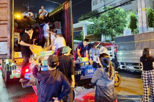 Vòng tay lớn mãi để nối sơn hà
