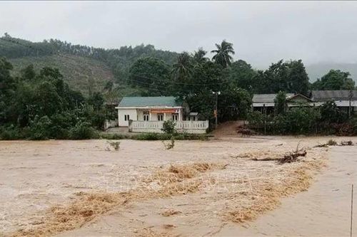 Mực nước trên các sông ở Quảng Trị xuống, giao thông trở lại bình thường