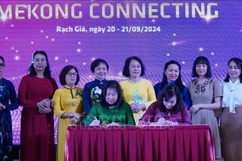 Kết nối phụ nữ và sản phẩm bản địa vùng Chín Rồng