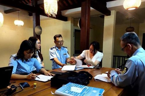 Quảng Nam: Xử phạt một doanh nghiệp vi phạm kinh doanh rượu