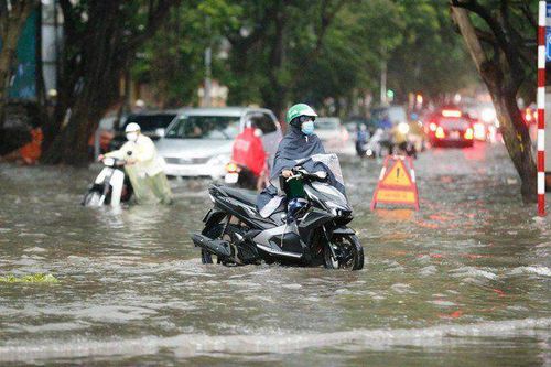 Hà Nội còn 21 trường chưa thể đón học sinh đi học trở lại sau bão Yagi