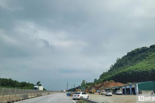 Nhếch nhác tại trạm dừng nghỉ 'tạm' trên cao tốc Bắc – Nam