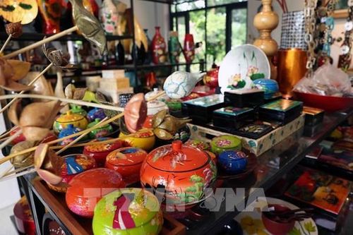 Chuyển dịch cơ cấu kinh tế nông thôn ở các làng nghề Hà Nội