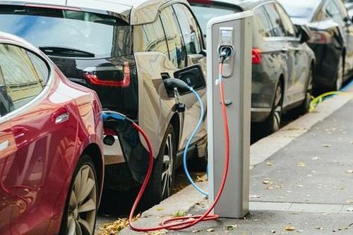 Doanh số xe điện tại châu Âu sụt giảm mạnh