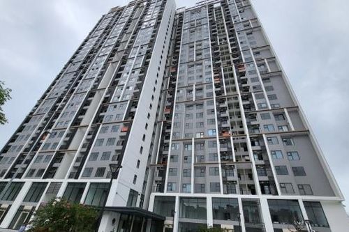 Từ vụ bé gái bị vật cứng rơi trúng đầu: Báo động về văn hóa sống chung cư