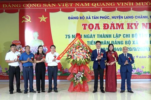 Đảng bộ xã Tân Phúc kỷ niệm 75 năm thành lập