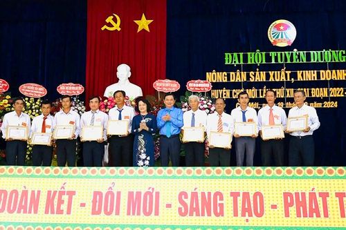 Đại hội tuyên dương nông dân sản xuất - kinh doanh giỏi huyện Chợ Mới