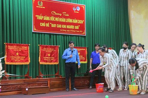 Tổ chức chương trình 'Thắp sáng ước mơ thanh niên hoàn lương'