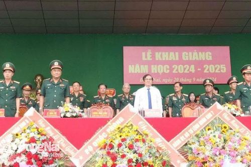 Tiếp tục bám sát phương châm 'Chất lượng đào tạo của nhà trường là khả năng sẵn sàng chiến đấu của đơn vị'