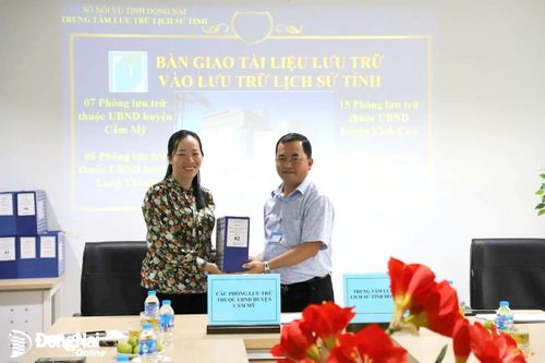 Bàn giao hơn 2 ngàn hồ sơ lưu trữ vào Lưu trữ lịch sử tỉnh