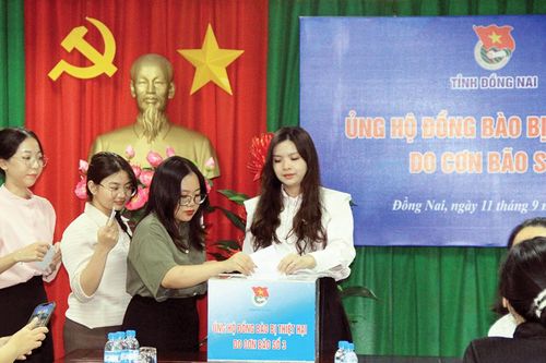 Điểm tựa trong bão lũ