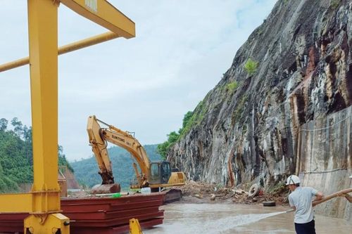 Khẩn trương khắc phục để sớm đưa các nhà máy thủy điện hoạt động trở lại