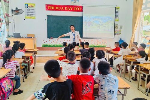 Phú Thọ yêu cầu giãn thời gian thu các khoản trong năm học 2024-2025