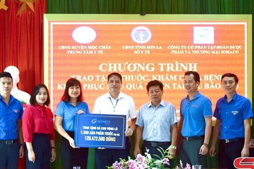 Khám, tư vấn, phát thuốc miễn phí cho nhân dân xã Hua Păng