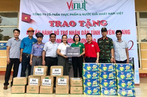 Tiếp nhận 80 tấn hàng hỗ trợ nhân dân bị thiên tai