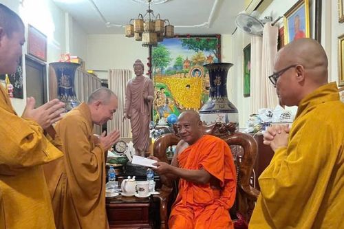 Ban Trị sự GHPGVN Q.3 thăm điểm an cư hệ phái Nam tông Khmer trên địa bàn