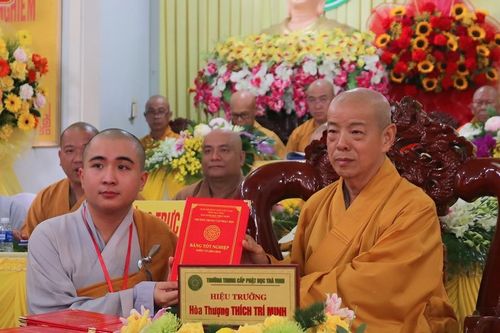 Trà Vinh: Trường Trung cấp Phật học tỉnh trao Bằng tốt nghiệp khóa VII và khai giảng khóa VIII